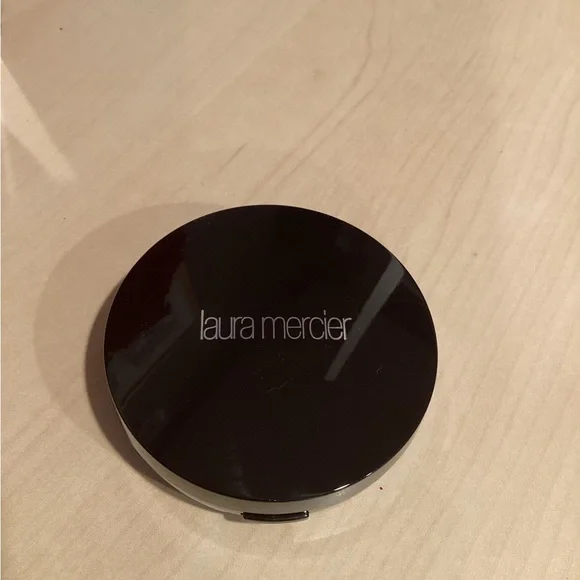 Laura Mercier Smooth Finish Foundation Powder
